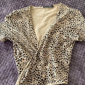 Brandy leopard wrap tee 🐆